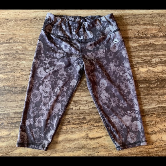 REEBOK WORK OUT CAPRI/SHORTS DEEP PURPLE DESIGN M - Picture 2 of 7